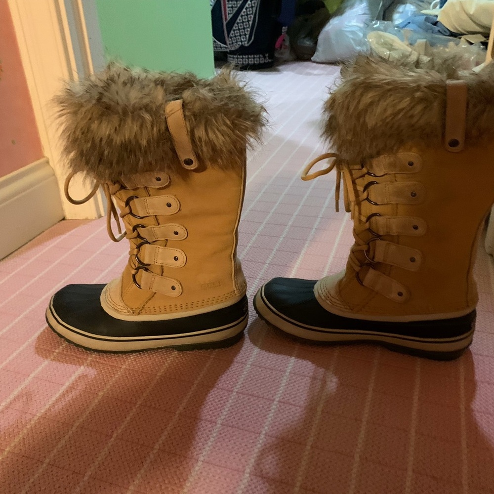 Sorel x J Crew Tan and Black Fur-Lined Winter Boots